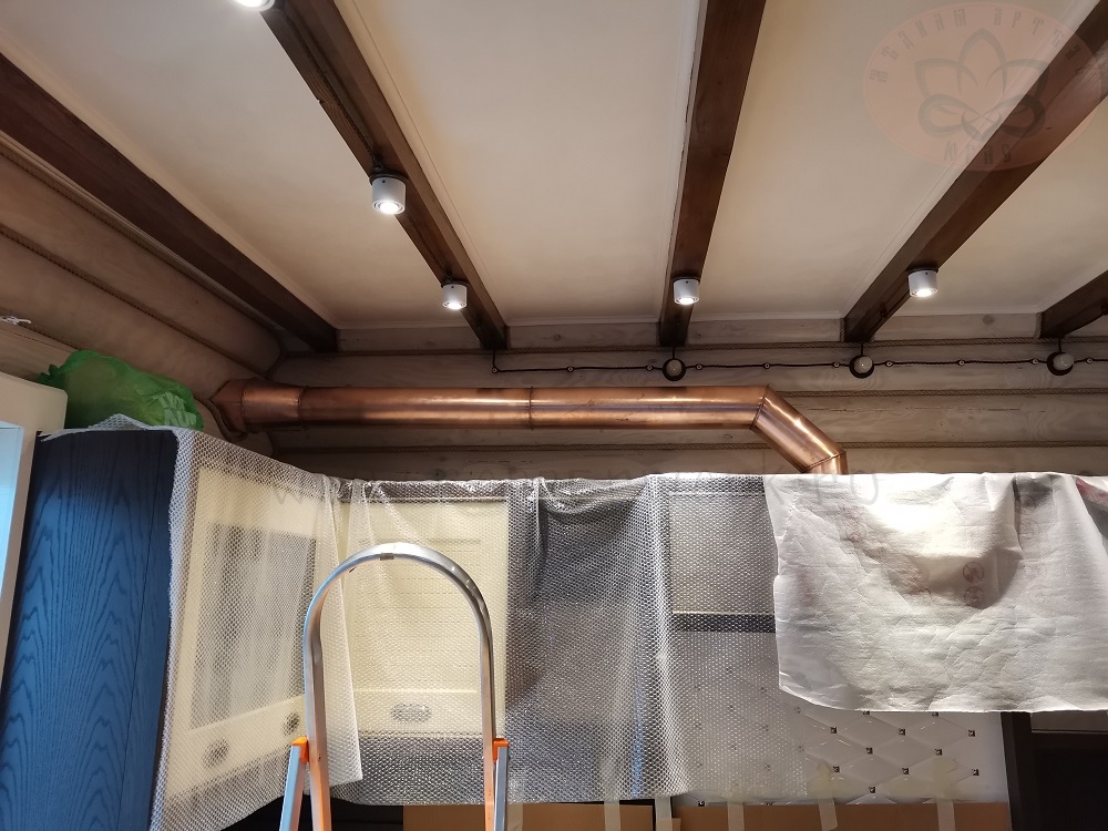 Вентиляционная труба на кухне от вытяжки  перед обработкой